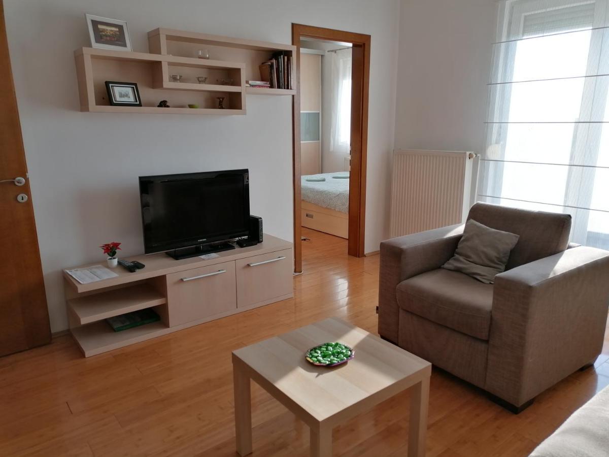 Apartman Breza Kruševac Exteriör bild